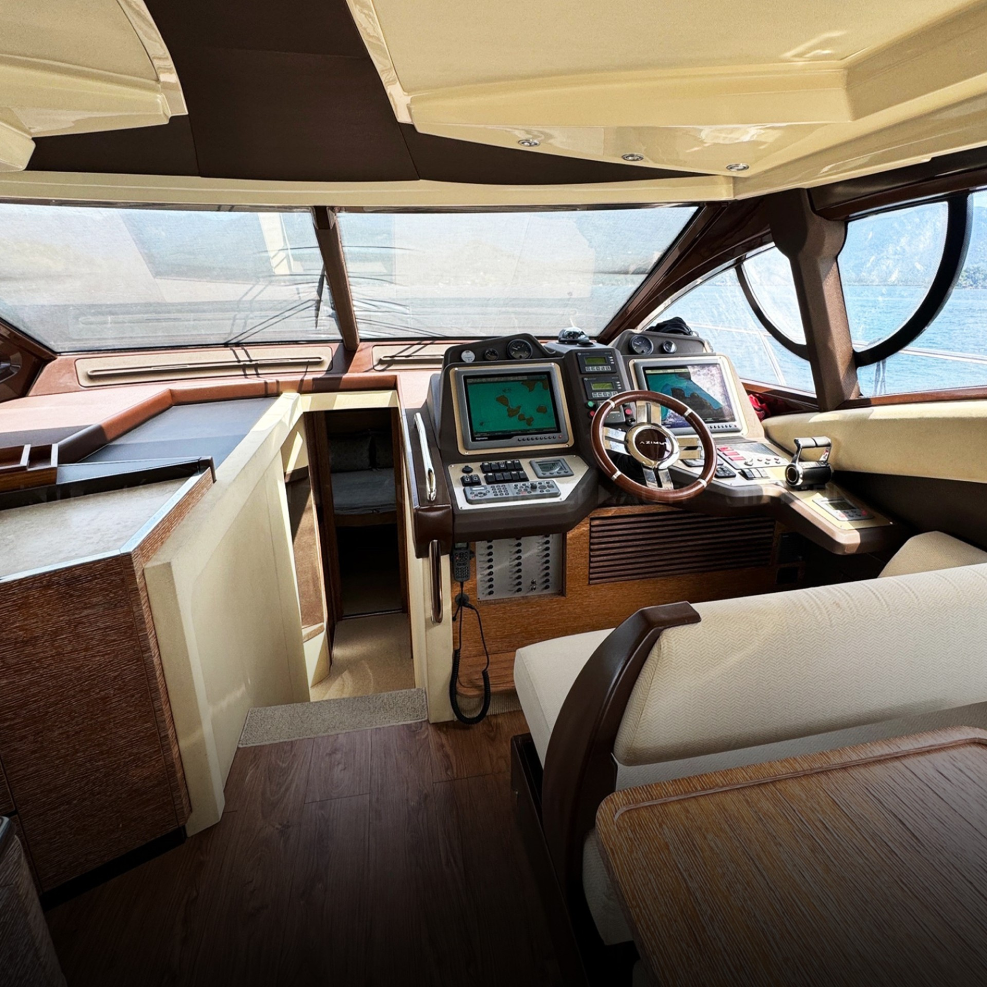 AZIMUT 53 FLY 2011 - Imagem 11