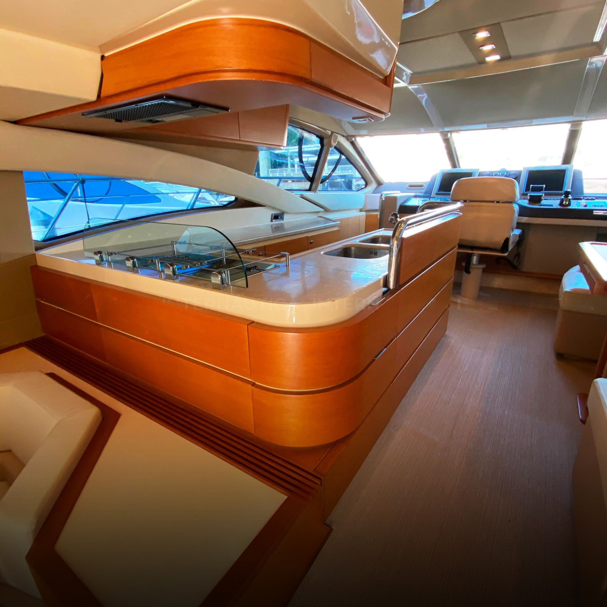 AZIMUT 60 2014 - Imagem 20