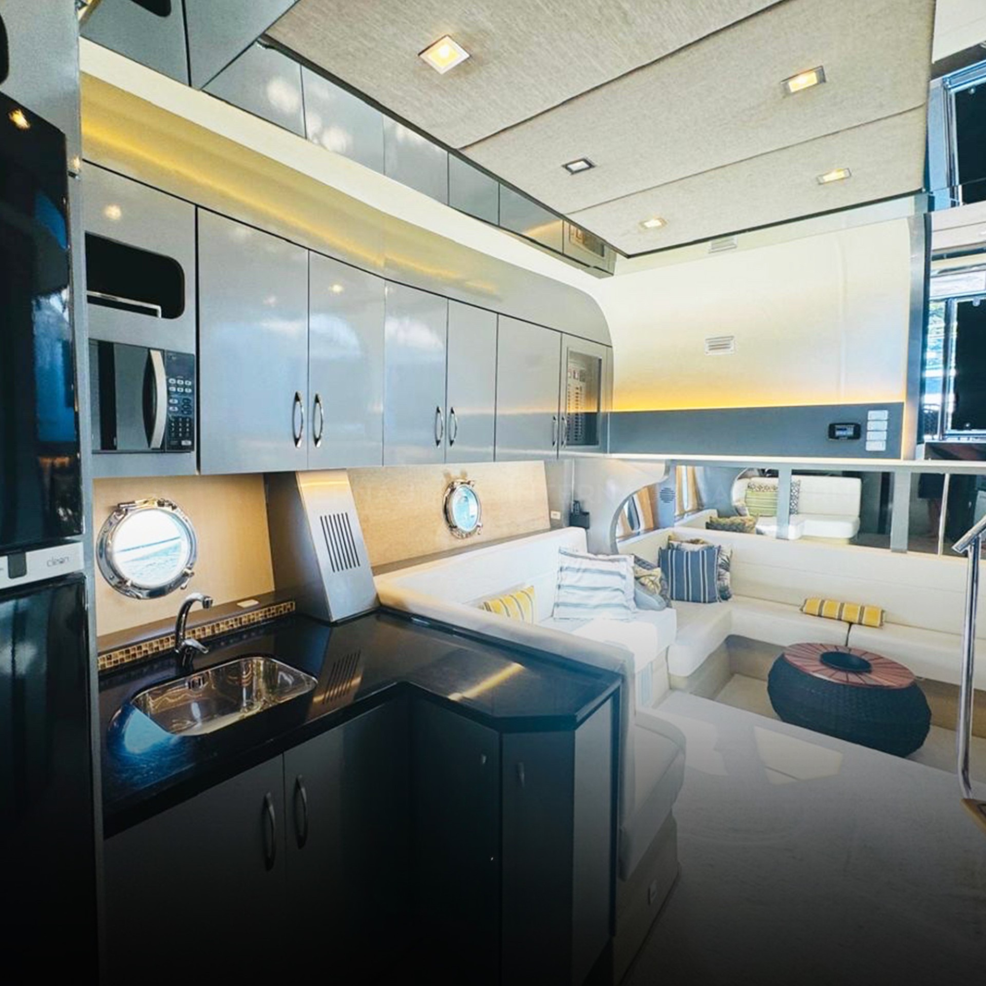 CIMITARRA 56 SUNDECK 2016 - Imagem 8