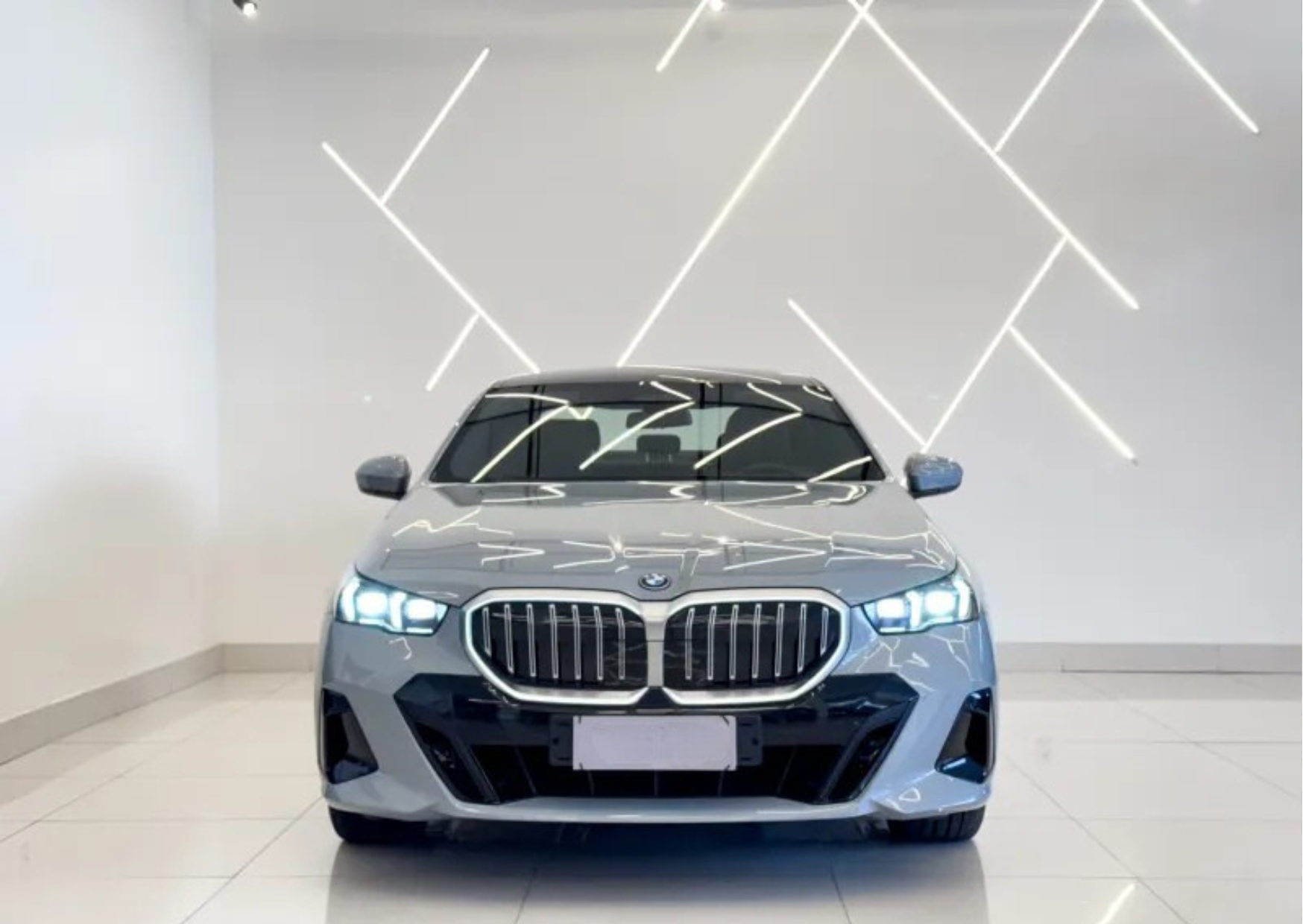BMW 530E M SPORT 2025 - Imagem 2