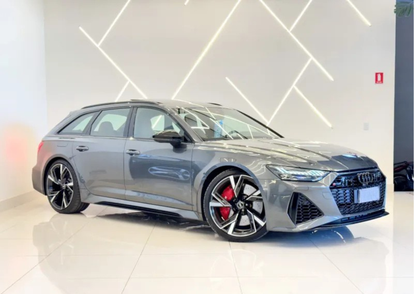 AUDI RS6 2021 - Imagem 2
