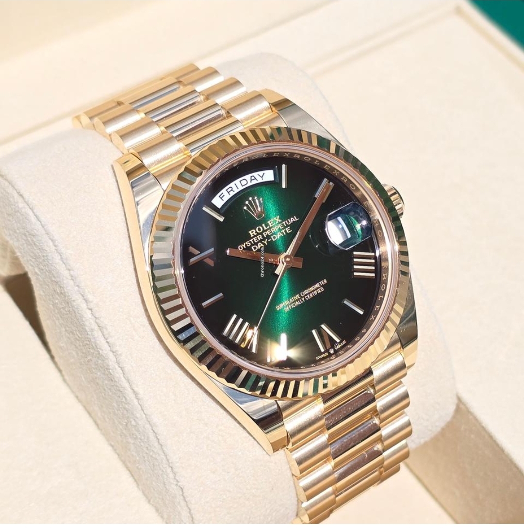 ROLEX DAYDATE YELLOW GOLD 2025 - Imagem 2