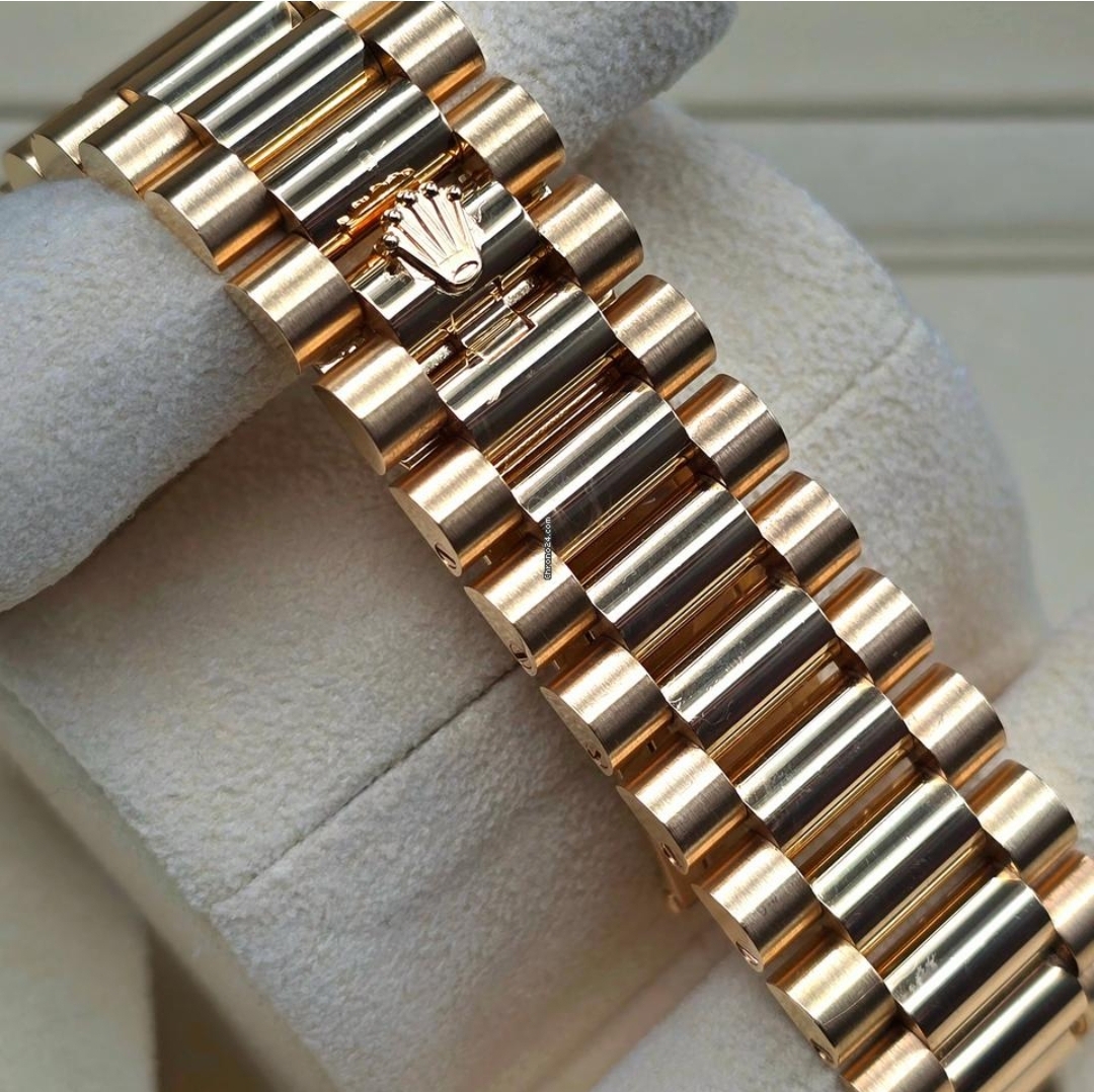 ROLEX DAYDATE YELLOW GOLD 2025 - Imagem 3