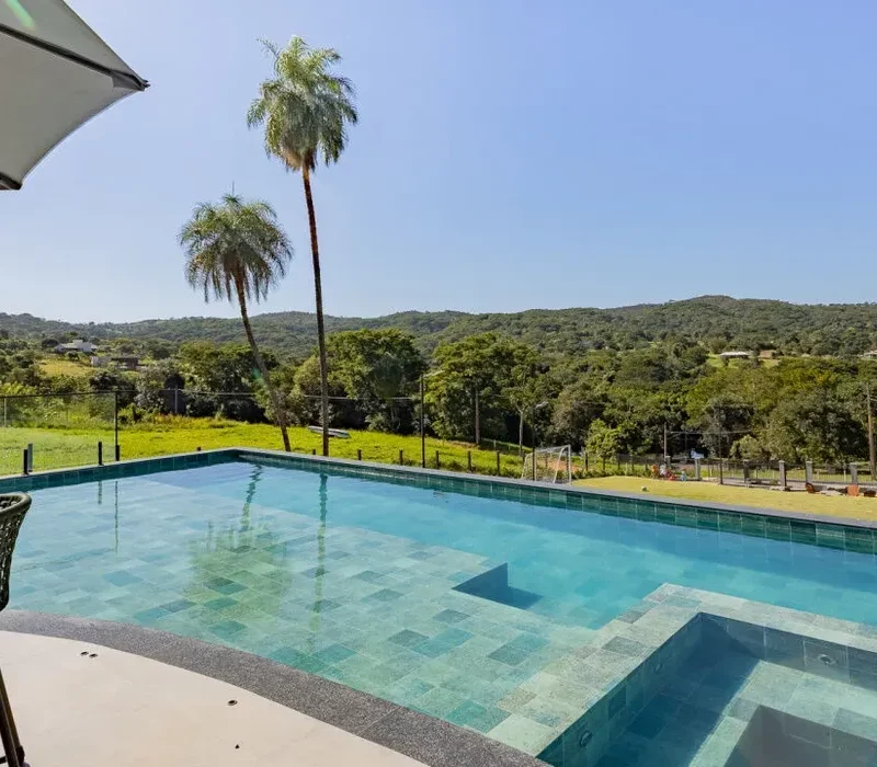 Chácara mobiliada e decorada em Hidrolândia - Condomínio Águas da Serra