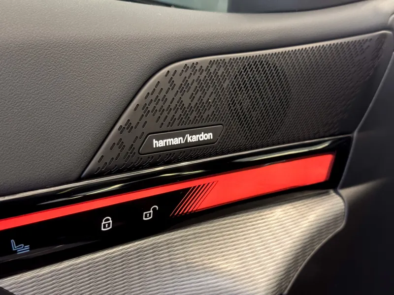 BMW 530E M SPORT 2025 - Imagem 14